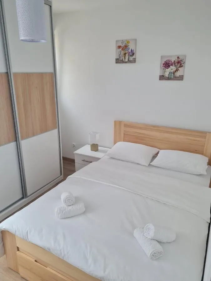 N&Z Apartment Split